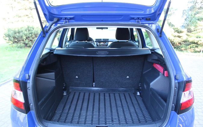 Skoda Fabia cena 39800 przebieg: 142000, rok produkcji 2020 z Ciechanów małe 352
